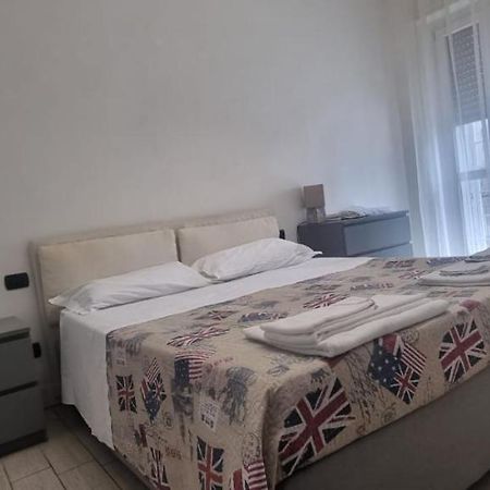 Casa Adriana Apartment เปียเชนซา ภายนอก รูปภาพ