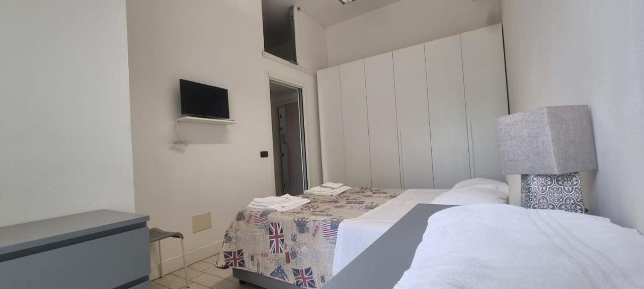Casa Adriana Apartment เปียเชนซา ภายนอก รูปภาพ